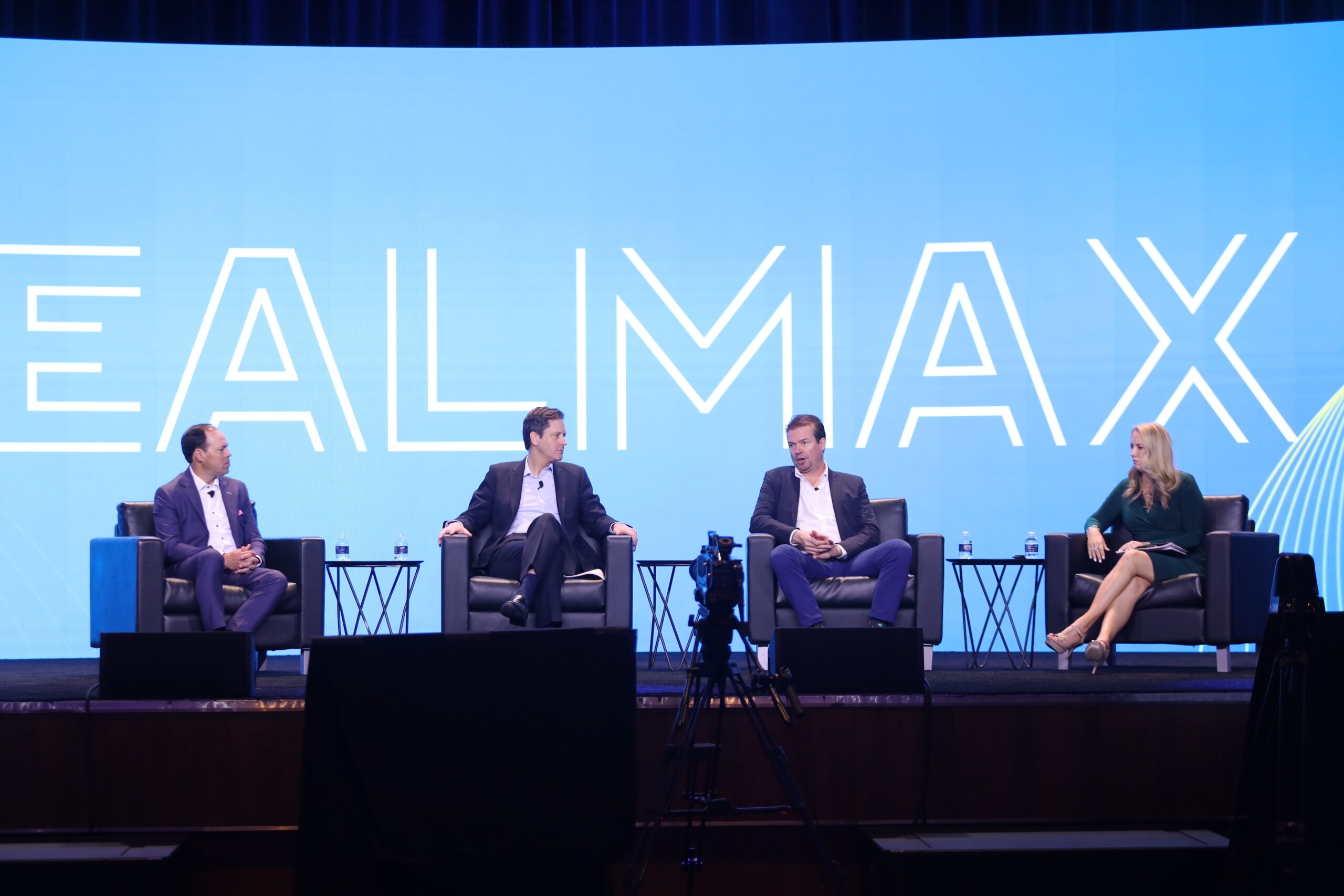 DealMAX Keynote Speakers Talk Interest Rates, AI and More