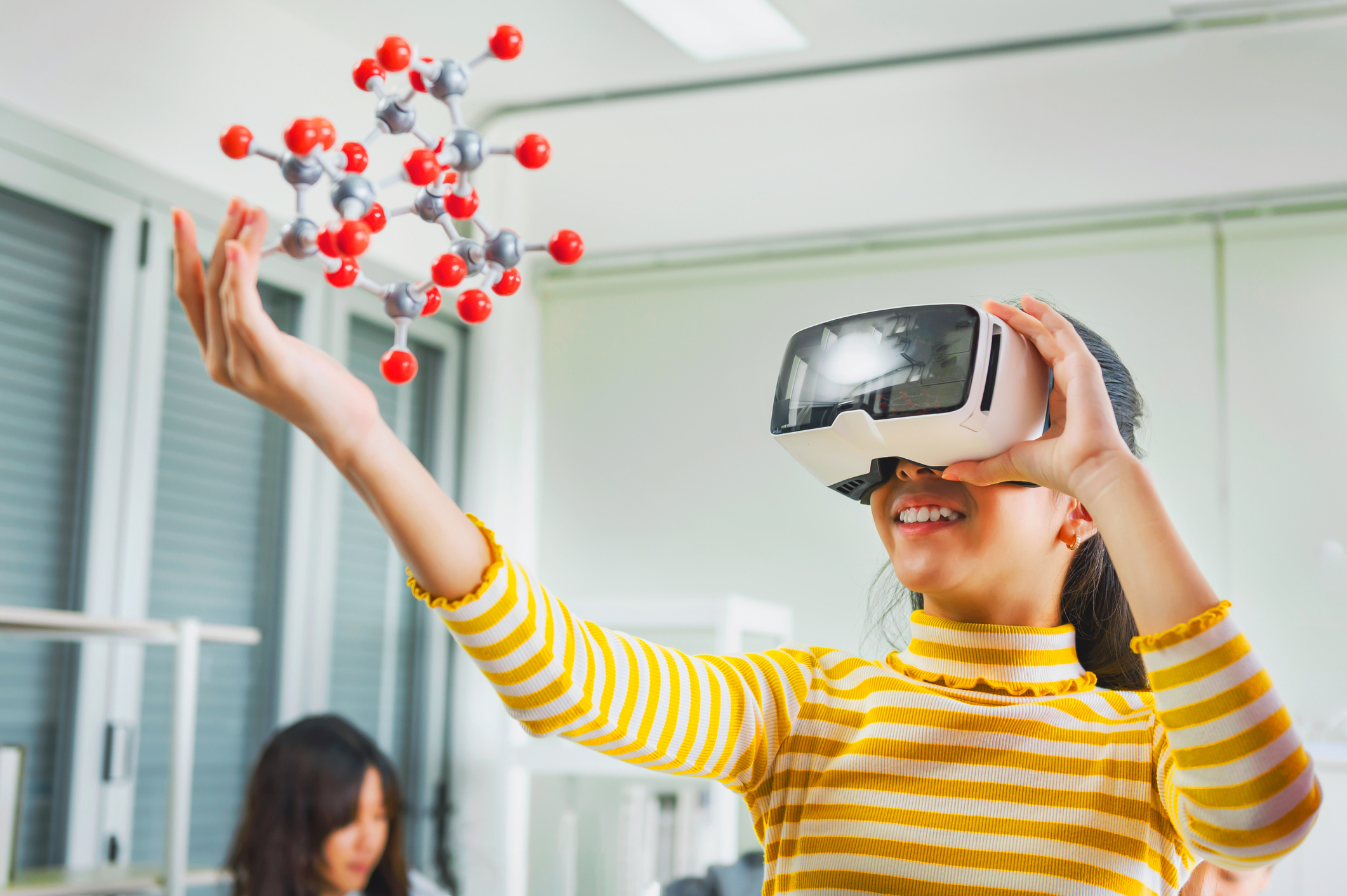 Virtual Education Pushes Beyond Zoom—and Beyond the Classroom